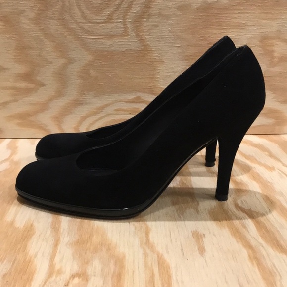 Stuart Weitzman Sexy Suede Black Heels - Picture 3 of 7